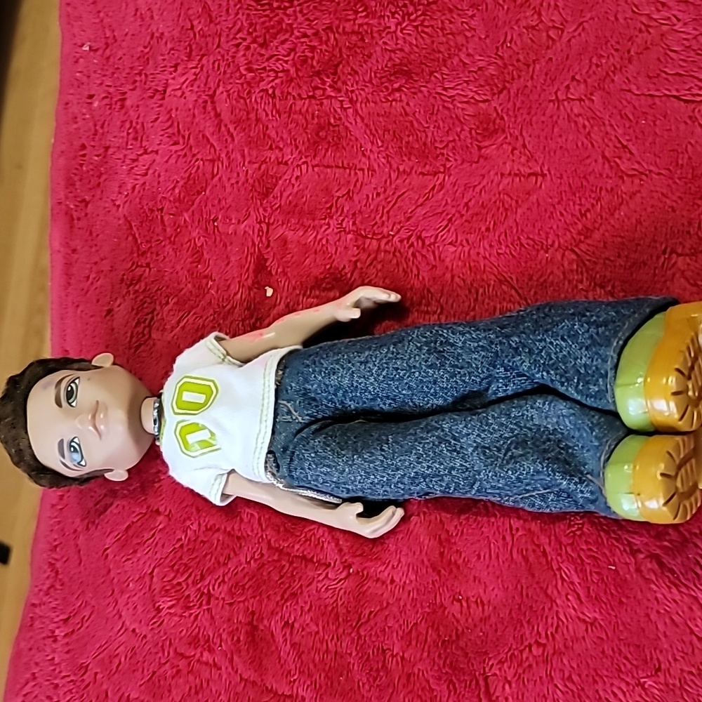 BRATZ BOYZ DYLAN FASHIONS Doll MGA Boys 2002 outfit clothed shoes curly hair